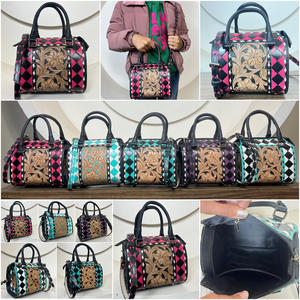 Nouvel Arrivage – Sac Bandoulière Petit Format en Cuir de Vachette Façonné à la Main Style Western et Turquoise à Carreaux – Sac de Voyage Type Duffel - Product Image 3