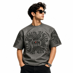 Camiseta Techwear Urbana Oversize con Diseño de Circuito, Bordado Futurista, Premium, de Alta Calidad, Secado Rápido, 100% Algodón para Hombre - Product Image 3