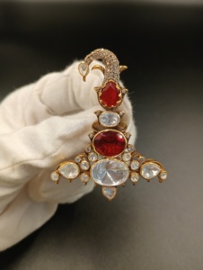 Elegant <b>Gold</b> Plated Silver Brooch Green Stone Women's Unisex Wedding Fashion Statement Piece Traditional - Product Image 2