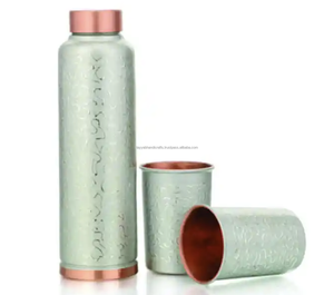 Bouteille d'eau en cuivre pur pour l'eau potable - Vaisselle de camping en plein air écologique Capacité de 350 ml à 1000 ml Fabricant indien - Product Image 1