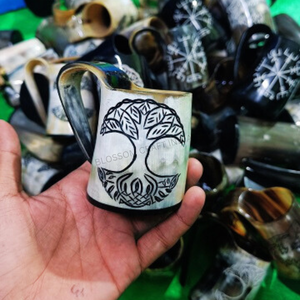 Cuerno de búfalo rústico Jarra Martillo de Thor Cuerno de vaca grabado para beber para decoraciones navideñas Uso ceremonial Tallado a mano - Product Image 3