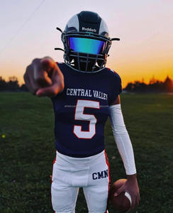 Maillot de football américain Kit de sport pour hommes et enfants Tops et shorts d'entraînement imprimés avec logo personnalisé pour garçons et filles - Product Image 3