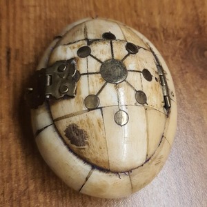 Handcrafted Eco-Friendly Round Decorative Bone <b>Box</b> Vintage Style Jewelry Trinket or <b>Keepsake</b> Storage Case for Home Decor - Product Image 2