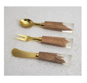 Lot de couverts en bois (cuillères et fourchettes) en gros à prix abordable – Sets de couverts en bois sur mesure avec finition polie pour hôtels et mariages - Product Image 3