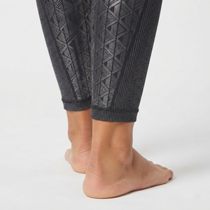 Leggings de sport pour femmes de qualité supérieure, très vendus, sans couture, respirants, séchage rapide, couleur unie, pour la course à pied, la gym et le yoga. - Product Image 4