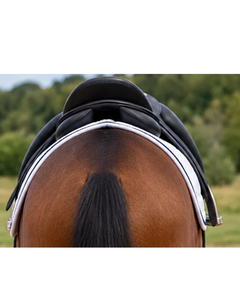 Tapis de selle équestre matelassé carré de haute qualité avec logo personnalisé d'usine OEM pour le saut d'obstacles et l'équitation de dressage - Product Image 6