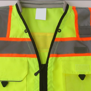 เสื้อกั๊กสะท้อนแสงสำหรับคนงานก่อสร้าง ดีไซน์ใหม่ รับทำโลโก้ ราคาถูก - Product Image 4