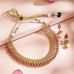 Ensemble collier, boucles d'oreilles et parure de tête plaqué or certifié avec micro-incrustations de perles d'imitation, design vintage, bijoux de mariage pour femmes - Product Image 6
