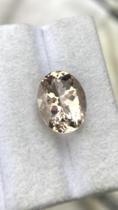 Pierre naturelle certifiée Morganite de forme ovale avec une couleur et un lustre excellents, Beryl naturel de 6,33 carats, nette à la loupe - Product Image 2