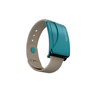 Pulsera Inteligente con Rastreador GPS SKOEGLE para Niños y Adultos Mayores, Botón SOS, Batería Recargable, Rastreo en Tiempo Real, Navegación GPS - Product Image 2