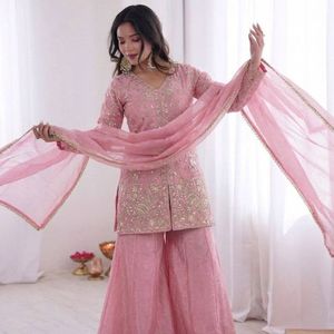 Ensemble haut et palazzo en soie pure Fendy brodée avec dupatta, tenue de soirée de créateur, vêtements ethniques pour femmes - Product Image 5