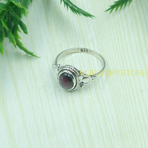 Anillo de Granate Rojo Natural en Plata de Ley 925, Hecho a Mano, con Cabujón Ovalado, Joyería de Plata de Diseño Vintage para Mujer - Product Image 3