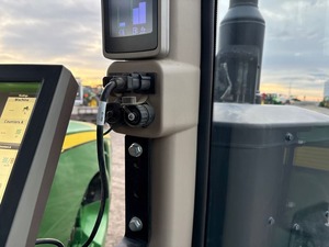 Tractor de Cadena 4WD de Gran Tamaño 8320RT 2019, Listo para Exportación Premium - Product Image 3