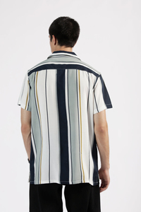 เสื้อเชิ้ตผู้ชายผ้าซาตินคอตตอน 100% ป้องกันการเป็นขุย สไตล์ลำลอง/ธุรกิจ ติดกระดุม รับผลิตแบบ ODM พร้อมสกรีนโลโก้ เสื้อแขนสามส่วนสำหรับฤดูร้อน - Product Image 5