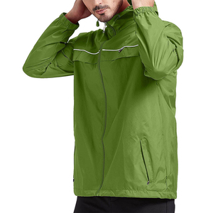 Veste coupe-vent légère imperméable personnalisée OEM pour hommes, pour les sports de plein air et l'entraînement en hiver - Product Image 1