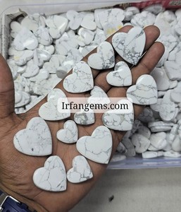 Nouveau lot en gros de cabochons en howlite en forme de cœur, vendus au poids, avec différentes formes et tailles, utilisés pour la fabrication de bijoux, pierre howlite - Product Image 3
