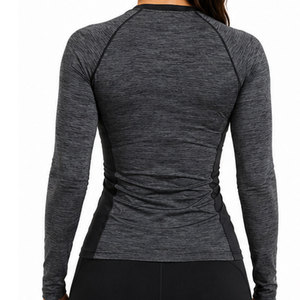 Camiseta Deportiva de Compresión para Mujer con Diseño Atlético Ergonómico, Tecnología de Gestión de la Humedad y Tela Elástica Resistente - Product Image 2