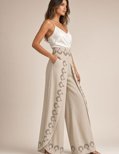 Pantalon large beige pour femme avec imprimé soleil marron, taille haute, style palazzo, bohème, ethnique, décontracté - Product Image 2