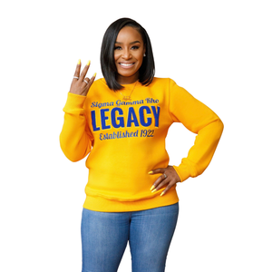 Sweat-shirt en chenille Sigma Gamma Rho Legacy pour femme, broderie or et bleu, mélange de coton, manches longues, coupe décontractée et élégante - Product Image 1