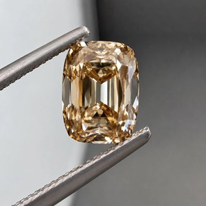 Diamante Cultivado en Laboratorio, Corte Long Cushion, 1.5CT, Amarillo Fantasía, VVS1, Certificado IGI, Proveedor Mayorista de Diamantes CVD para Comerciantes e Importadores - Product Image 2