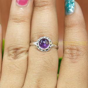 แหวนอะเมทิสต์ทรงหลังเบี้ยทำมือ |   แหวนเงินแท้ 925 |   อัญมณีอเมทิสต์สีม่วง ดีไซน์รูปวงแหวน งานฝีมือสไตล์โบโฮ เครื่องประดับวินเทจ - Product Image 3
