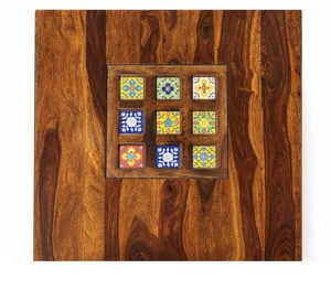 Table basse en bois massif gain de place avec 4 tabourets imbriqués | Table basse de salon avec tabourets rembourrés |   Vente en gros en Inde - Product Image 3