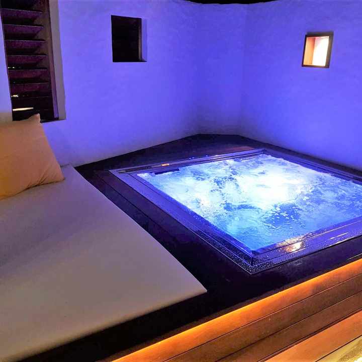 Overflow square spa 200 SS304 hot tub for 4 person mirror edge  smart massage control | Ideal for resorts & boutique villas