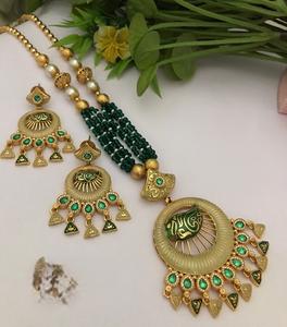 Conjunto de Collar y Pendientes de Latón Chapado en Oro con Incrustaciones Finas de Kundan y Polki, Estilo Rajwadi, Joyería para Bodas Indias, Regalo para Mujeres, con Piedras de Moissanita - Product Image 2