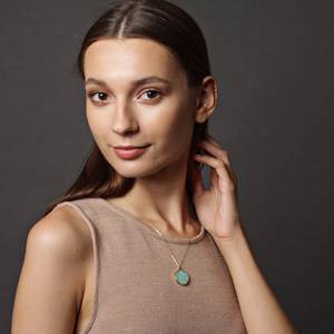 Pendentif en Amazonite Véritable Ronde Plaqué Or avec Chaîne Délicate Vintage pour Femme – Idéal pour les Fiançailles - Product Image 6