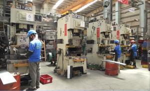 Nuevo Guardabarros Delantero Derecho Original OEM de Aluminio para CLA250, Clase CLA W117 2013-2019, Número de Pieza de Repuesto - Product Image 3