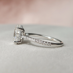 แหวนหมั้นเพชรทรงรี ทอง 14K ประดับเพชรหลักที่ได้รับการรับรองจาก IGI และเพชรข้างสำหรับผู้หญิง - Product Image 4