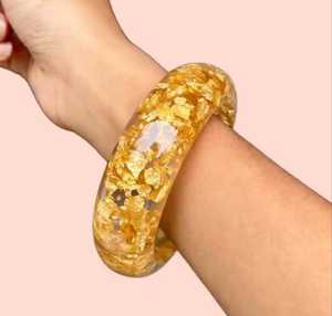Brazalete de Resina Vintage con Incrustaciones de Hojas de Oro de MN Exports, Brazalete de Moda Unisex, Regalo Islámico - Product Image 2