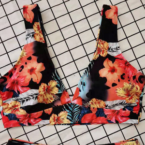 Conjunto de bikini con estampado floral para mujer, top halter, parte inferior de cintura alta, traje de baño elástico - Product Image 5