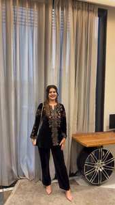 Ensemble Kurti court et palazzo en velours brodé, entièrement cousu, prêt à porter, tenue ethnique élégante pour les fêtes, tailles M à XXL, noir - Product Image 4