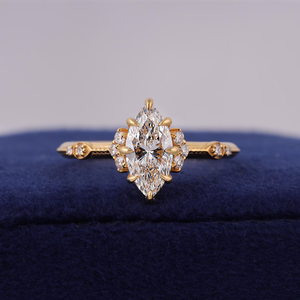 Anillo de compromiso de diamantes con corte marquesa para mujer, oro de 14 quilates, estilo clásico, diamantes cultivados en laboratorio, piedras laterales de diamante - Product Image 1