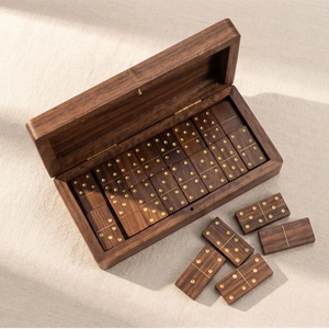 Jeu de dominos en bois personnalisé, fait main, en bois de rose, boîte gravée - Product Image 1