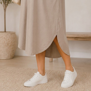 Robe T-shirt de maternité asymétrique avec poches, col rond, coupe ample, longueur mi-mollet, en coton respirant, idéale pour l'été - Product Image 6