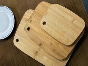 Planche à découper en bambou pour cuisine avec poignée, prix avantageux, provenance d'usine vietnamienne - Product Image 2