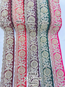 ขอบลูกไม้ลายดอกไม้แบบสแกลลอป ขนาด 2.75 นิ้ว ประดับมุกและลายปักดิ้นทองแบบหรูหรา เป็นมิตรต่อสิ่งแวดล้อม เหมาะสำหรับตกแต่งขอบผ้าส่าหรีงานแต่งงาน - Product Image 2