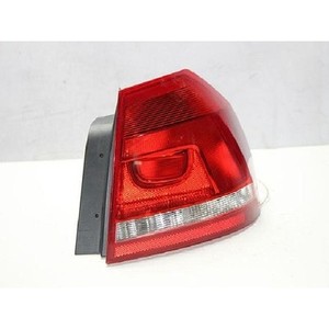 Luz Trasera Derecha Usada para Passat 561945096C - Product Image 2