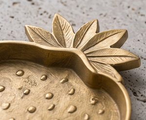 Plateau de service en aluminium moulé en forme de fraise, motif graines, doré, pour présentation alimentaire, idéal pour hôtels et restaurants, directement de l'usine - Product Image 4