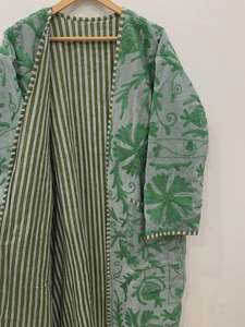 เสื้อคลุมกิโมโนสีเขียวเซจ งานฝีมือสไตล์ซูซานี ผ้ากำมะหยี่ยาว ตกแต่งด้วยลายปักดอกไม้สไตล์โบฮีเมียนสำหรับผู้หญิง - Product Image 2