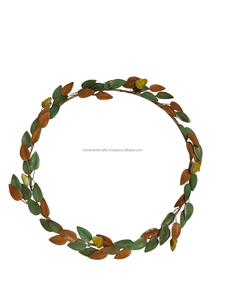 พวงหรีดฮอลลี่เบอร์รี่ทำจากโลหะคุณภาพสูง40ซม. ศิลปะติดผนังเป็นมิตรกับสิ่งแวดล้อมสำหรับพวงมาลาคริสต์มาสในบ้าน - Product Image 5