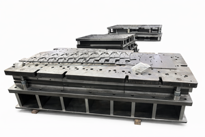 Nuevo molde de punzonado progresivo para vehículos, molde superior OEM/ODM de alta calidad, moldes de estampado de metal, Vietnam - Product Image 6