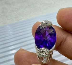 Bague en améthyste naturelle en argent : Signification et bienfaits pour la guérison spirituelle, la protection, l'énergie positive et un style élégant. - Product Image 2