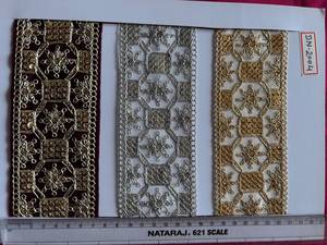 Ruban de bordure en dentelle cordonnée brodée de sequins étoilés hexagonaux avec fil métallique pour saris, abayas et robes de mariée lourdes - Product Image 1