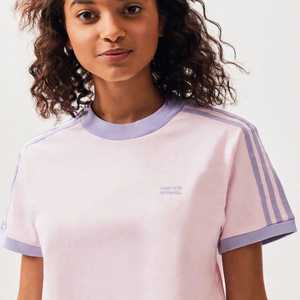 T-shirt court unisexe décontracté en coton 100% avec logo, tricoté, couleur lilas, blocs de couleurs, col rond, manches courtes, style sportif - Product Image 2