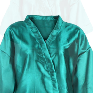 Cape de coiffure personnalisée à faible MOQ avec logo, robe de spa/barbier kimono en polyester avec poche pour les clients de salon de beauté - Product Image 2
