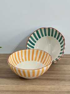 ชามเซรามิกที่ออกแบบมาอย่างประณีตและสง่างามเหนือกาลเวลา - Product Image 3