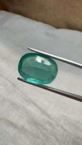 Émeraude zambienne naturelle à 100 %, taille coussin, 5,97 carats, pierre brute |   Jai Narayan Gems Pierre précieuse verte Bijoux fins Vente en gros Exportation - Product Image 3